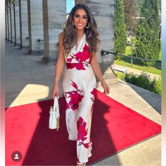 NWT Zara  dress maxi satin floral boho  SIZE XS
🚨FIRM  PRICE NO DISCOUNT - Picture 11 of 16